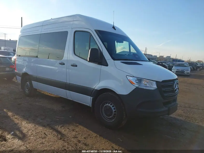 Mercedes-Benz Sprinter 2500 Standard Roof 4-Cyl Diesel 2025
