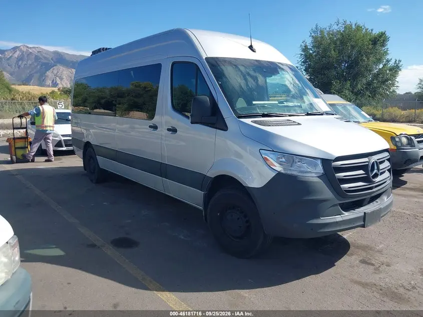 Mercedes-Benz Sprinter 2500 High Roof 4-Cyl Diesel Ho 2024