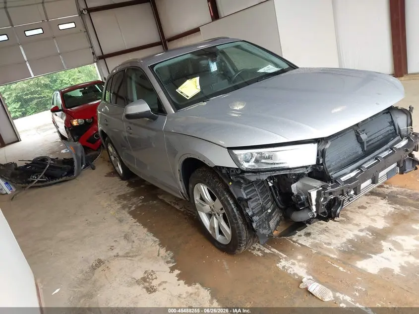 Audi Q5 2.0T Premium/2.0T Tech Premium 2018