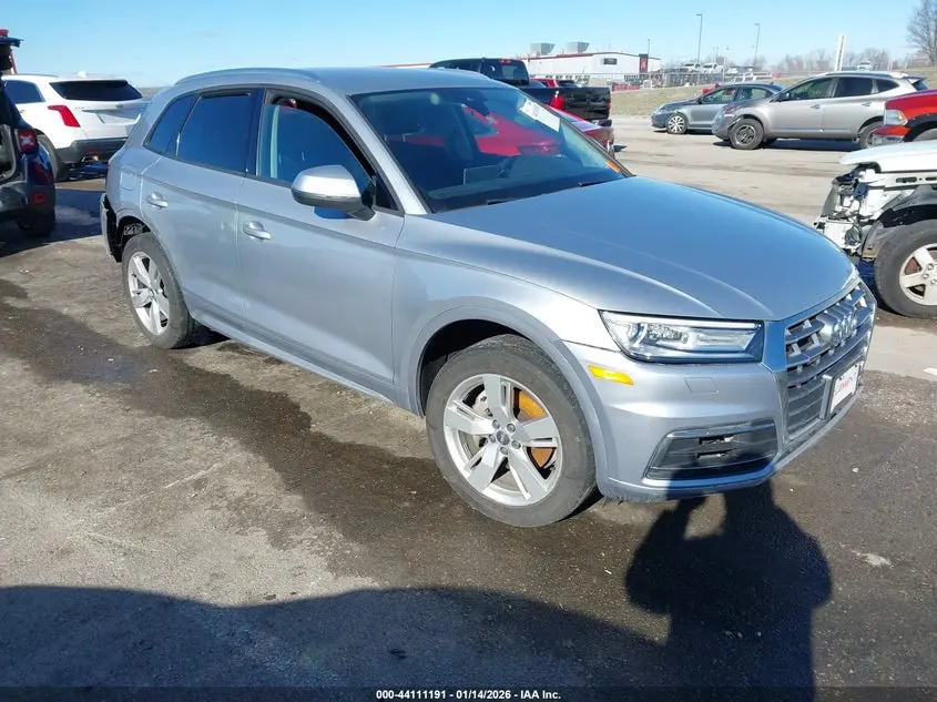 Audi Q5 2.0T Premium/2.0T Tech Premium 2018