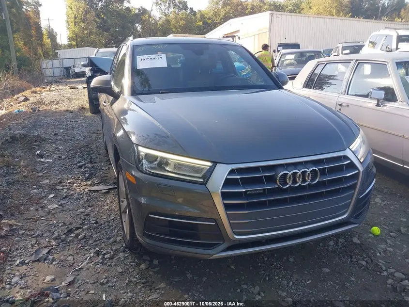 Audi Q5 2.0T Premium/2.0T Tech Premium 2018