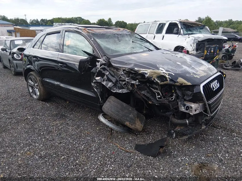 Audi Q3 2.0T Premium Plus 2015