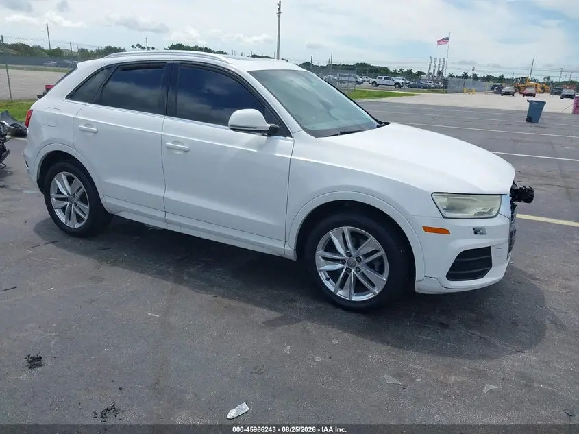 Audi Q3 2.0T Premium Plus 2016