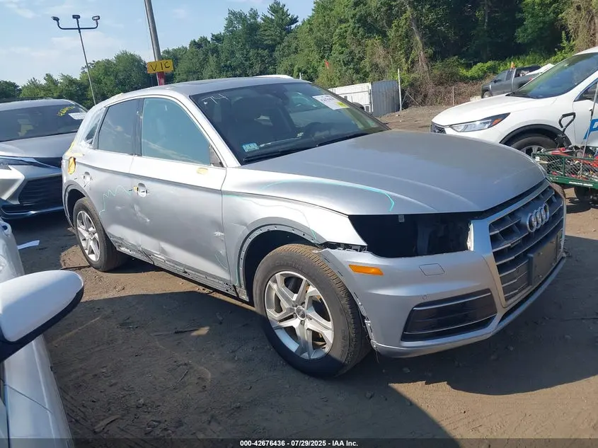 Audi Q5 2.0T Premium/2.0T Tech Premium 2018