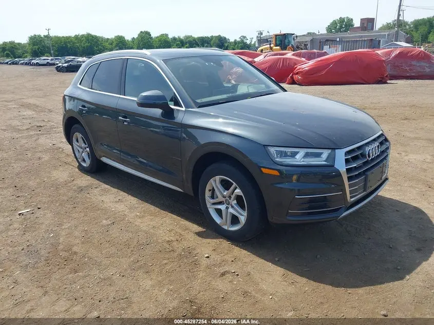 Audi Q5 2.0T Premium/2.0T Tech Premium 2018