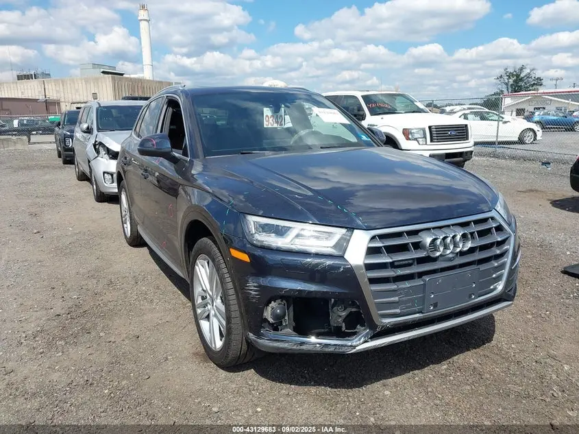 Audi Q5 2.0T Premium/2.0T Tech Premium 2018