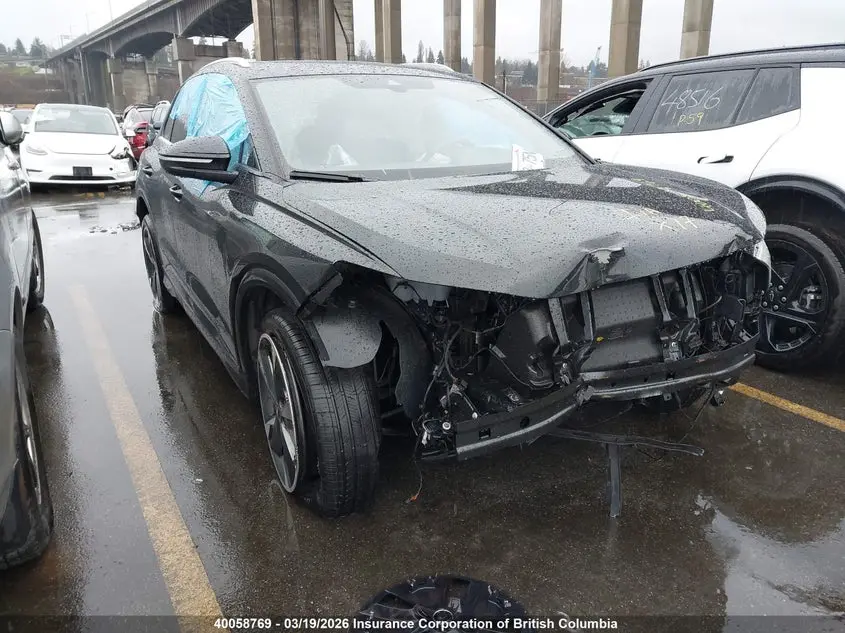 Audi Q3 2.0T Premium Plus 2015