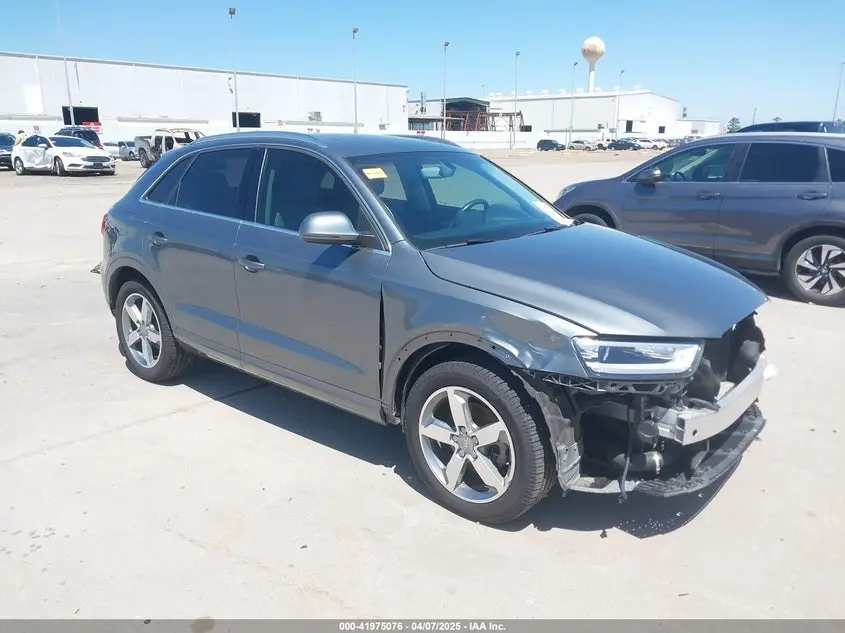 Audi Q3 2.0T Premium Plus 2015