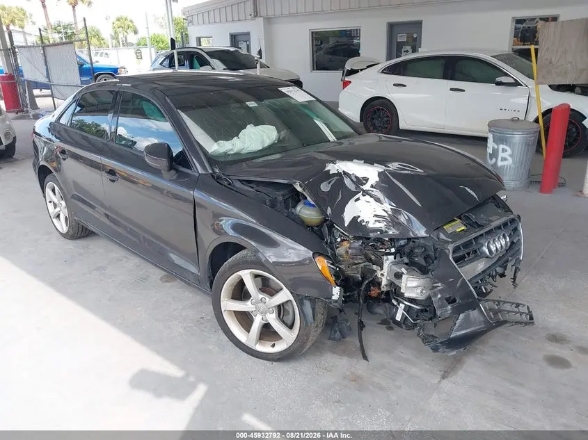 Audi A3 2.0T Premium 2015