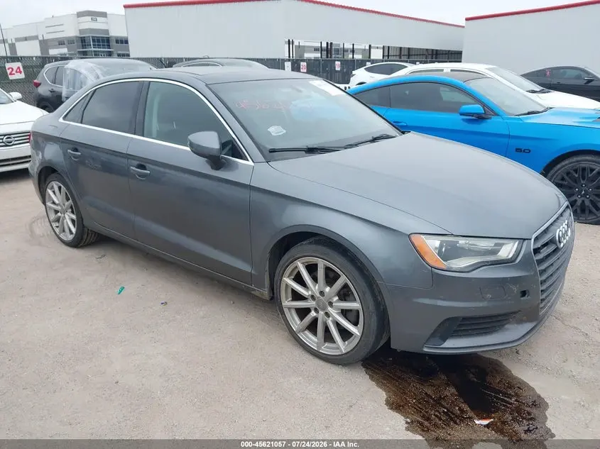 Audi A3 2.0T Premium 2015