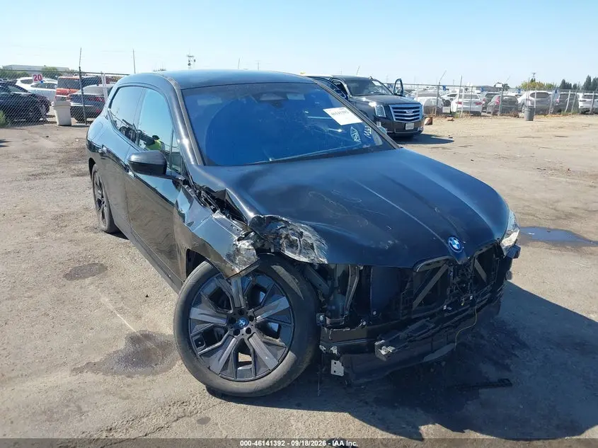 BMW Ix xDrive50 2025