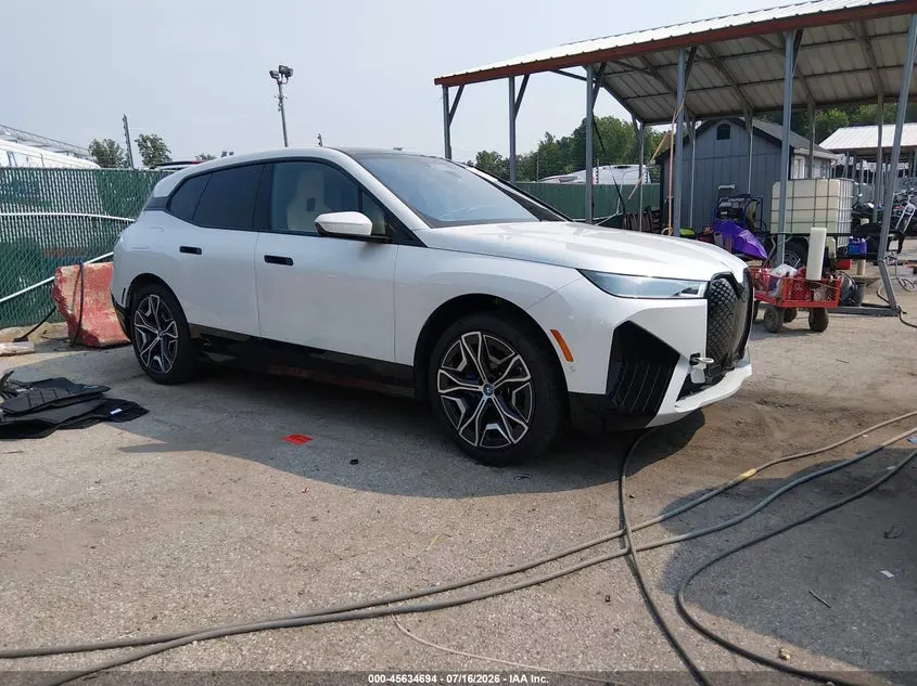 BMW Ix xDrive50 2025