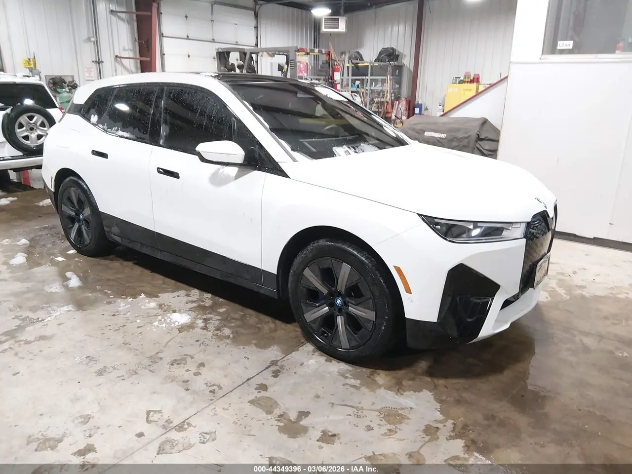BMW Ix xDrive50 2025