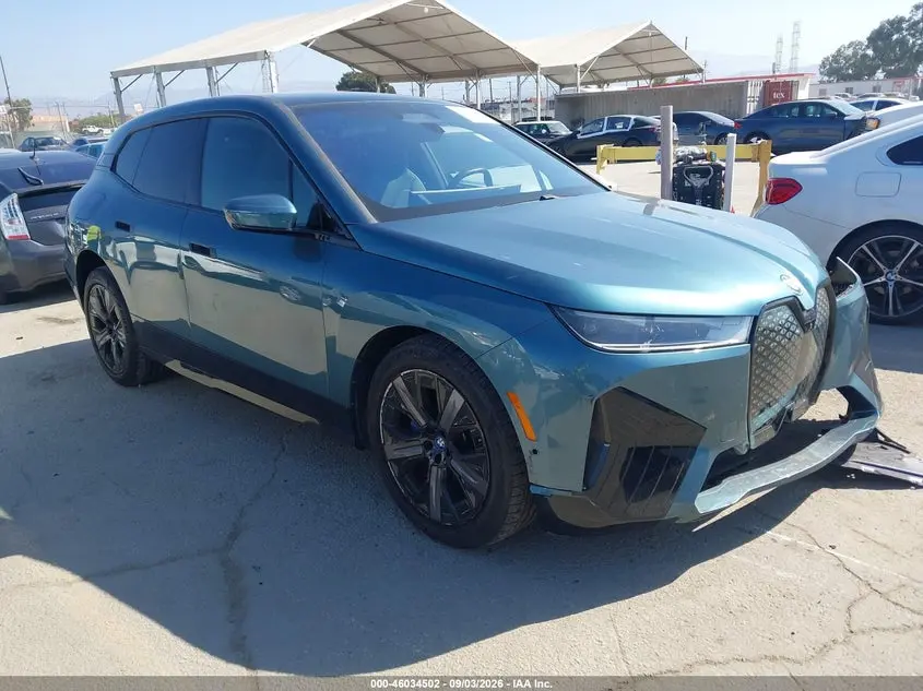 BMW Ix xDrive50 2025