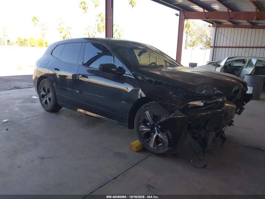 BMW Ix xDrive50 2025