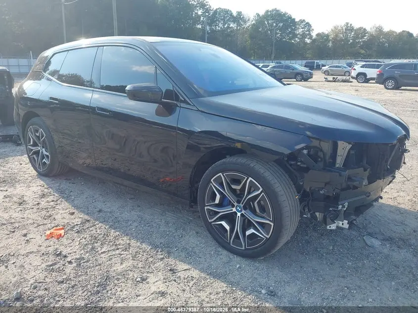 BMW Ix xDrive50 2025