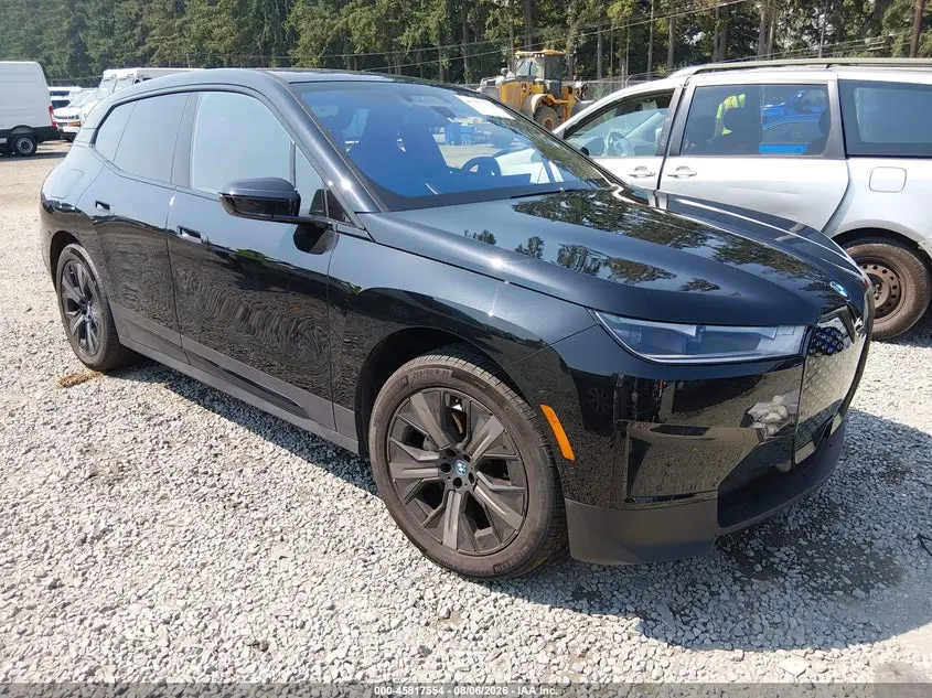 BMW Ix xDrive50 2025