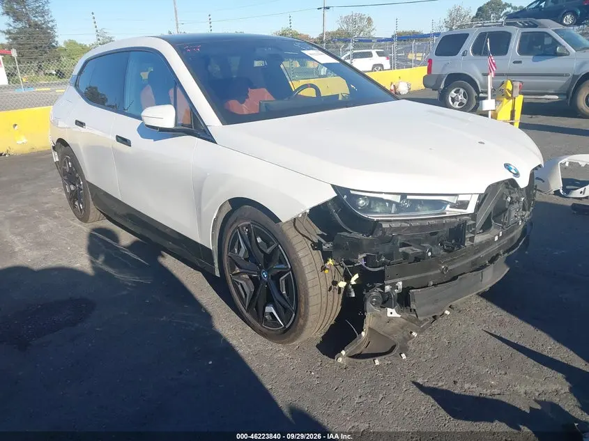 BMW Ix M60 2025