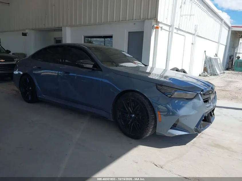 BMW M5 2027