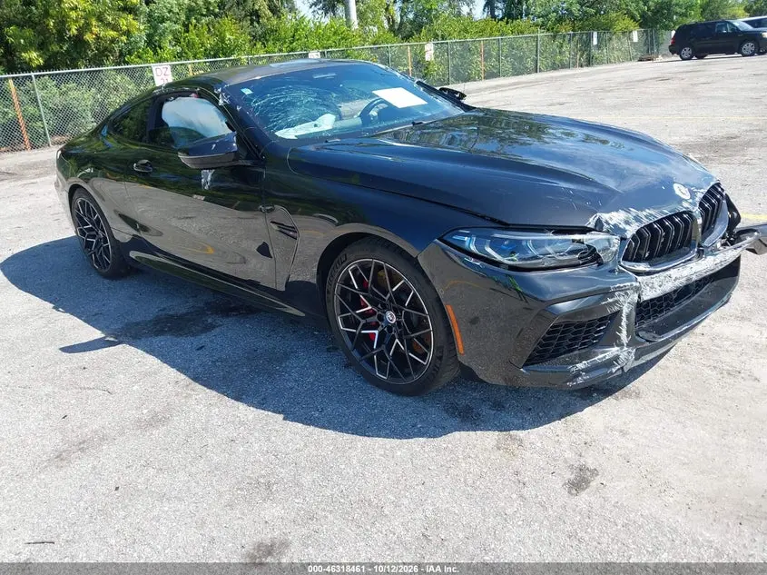 BMW M8 Competition 2023
