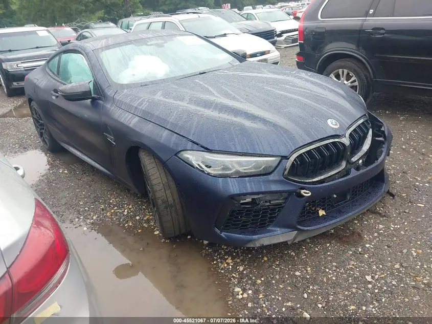 BMW M8 Competition 2023