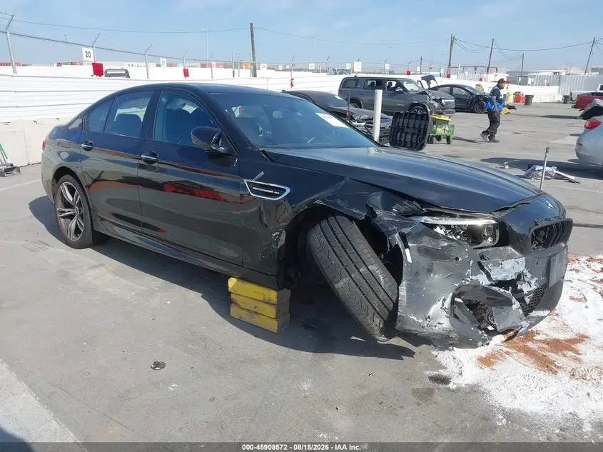 BMW M5 2016