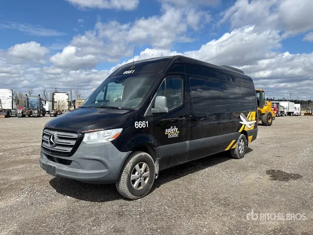 Mercedes-Benz Sprinter 2500 2019 Mercedes-Benz Sprinter 2500 14 Passenger Van 2019