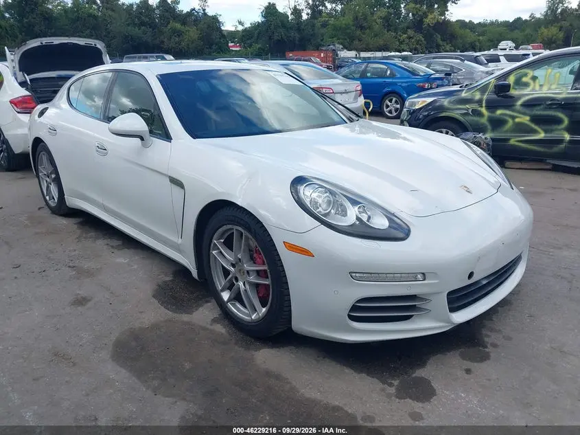 Porsche Panamera 2/4 2015