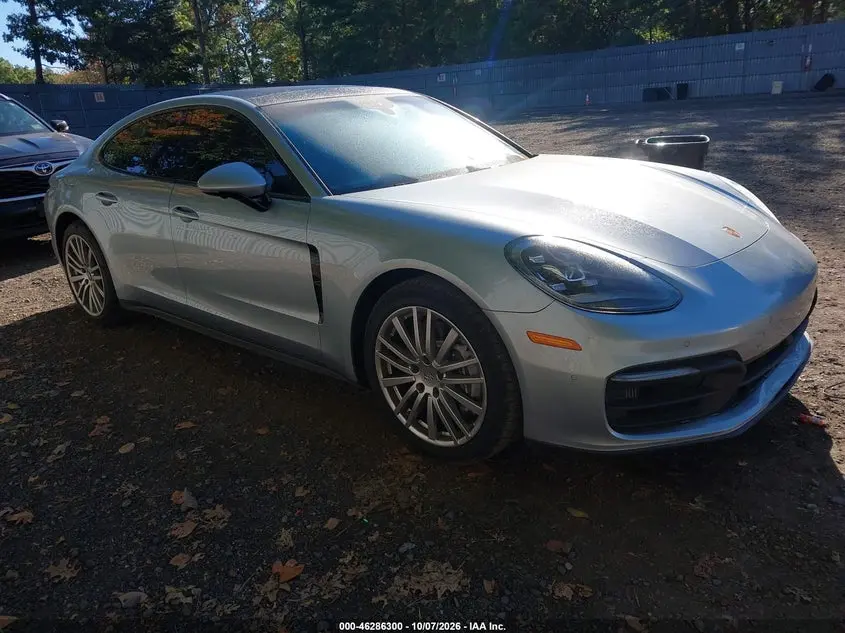 Porsche Panamera 4 2021