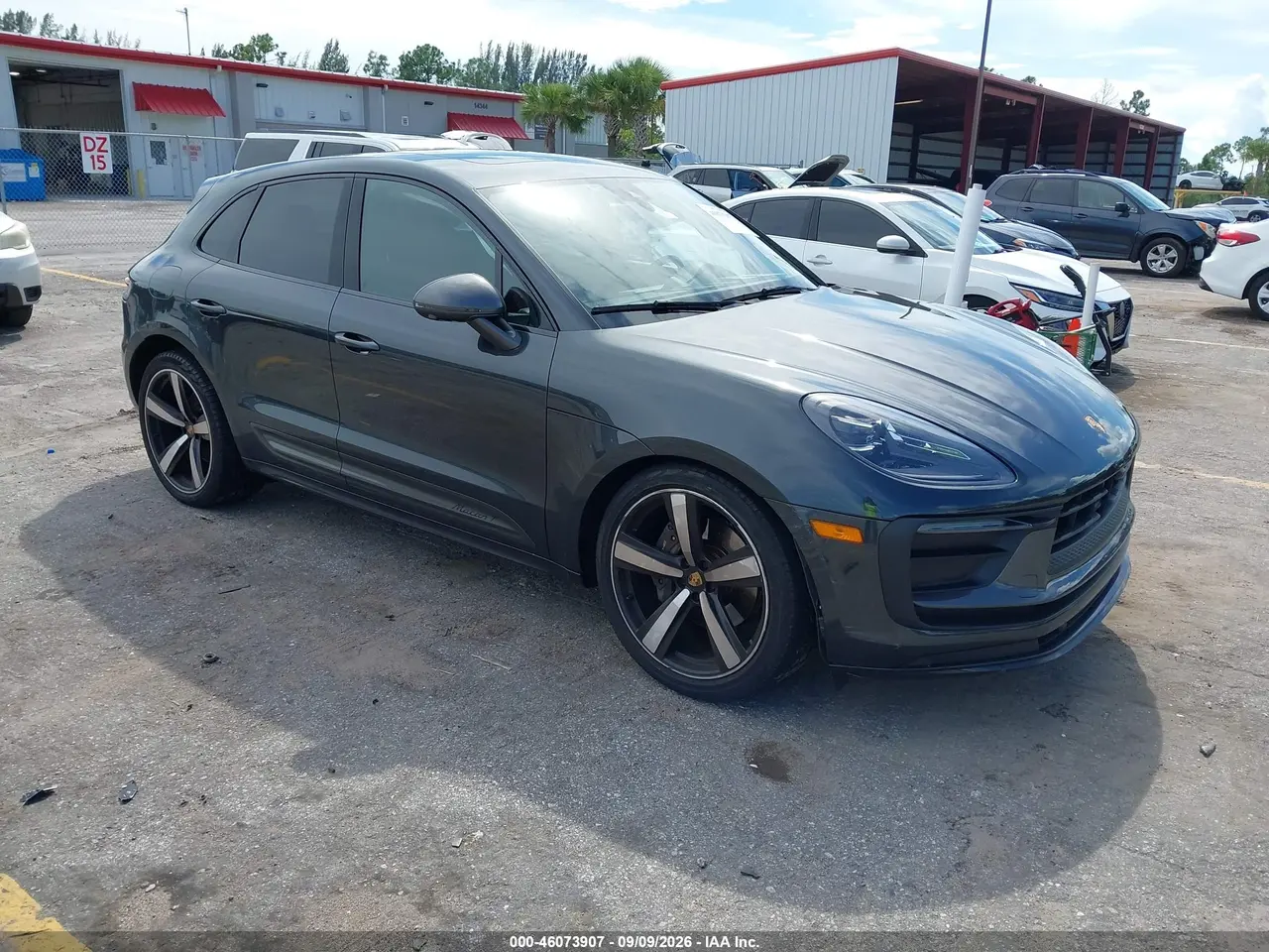 Porsche Macan T 2024