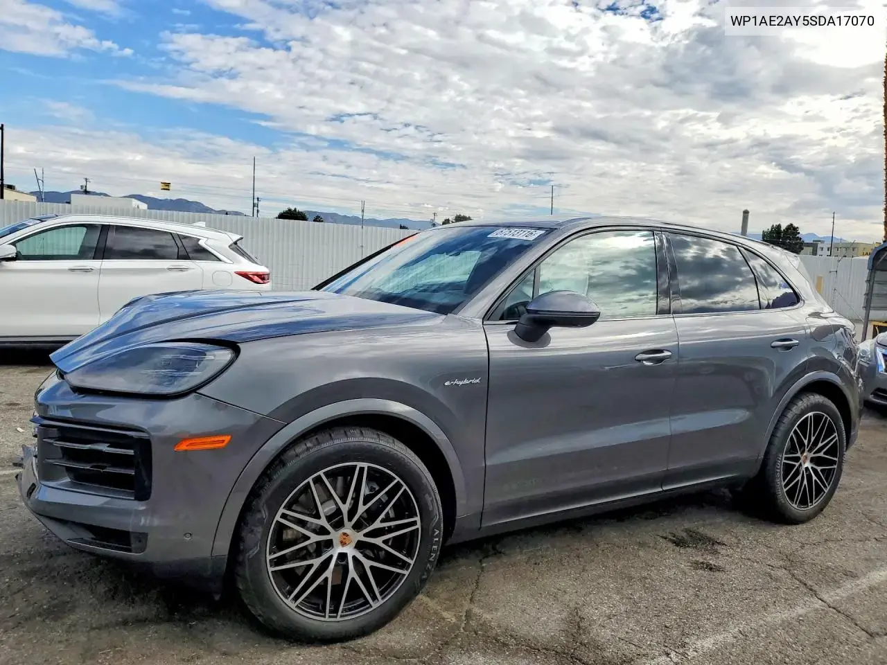 Porsche Cayenne E-Hybrid 2025