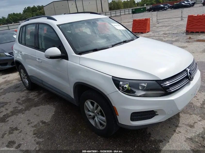 Volkswagen Tiguan S 2016