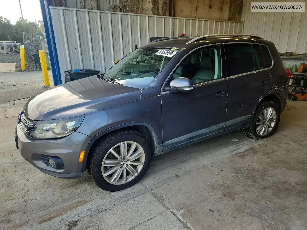 Volkswagen Tiguan S 2016