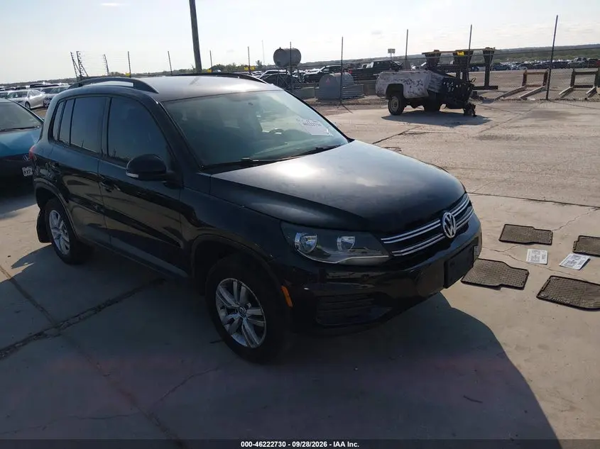 Volkswagen Tiguan S 2015