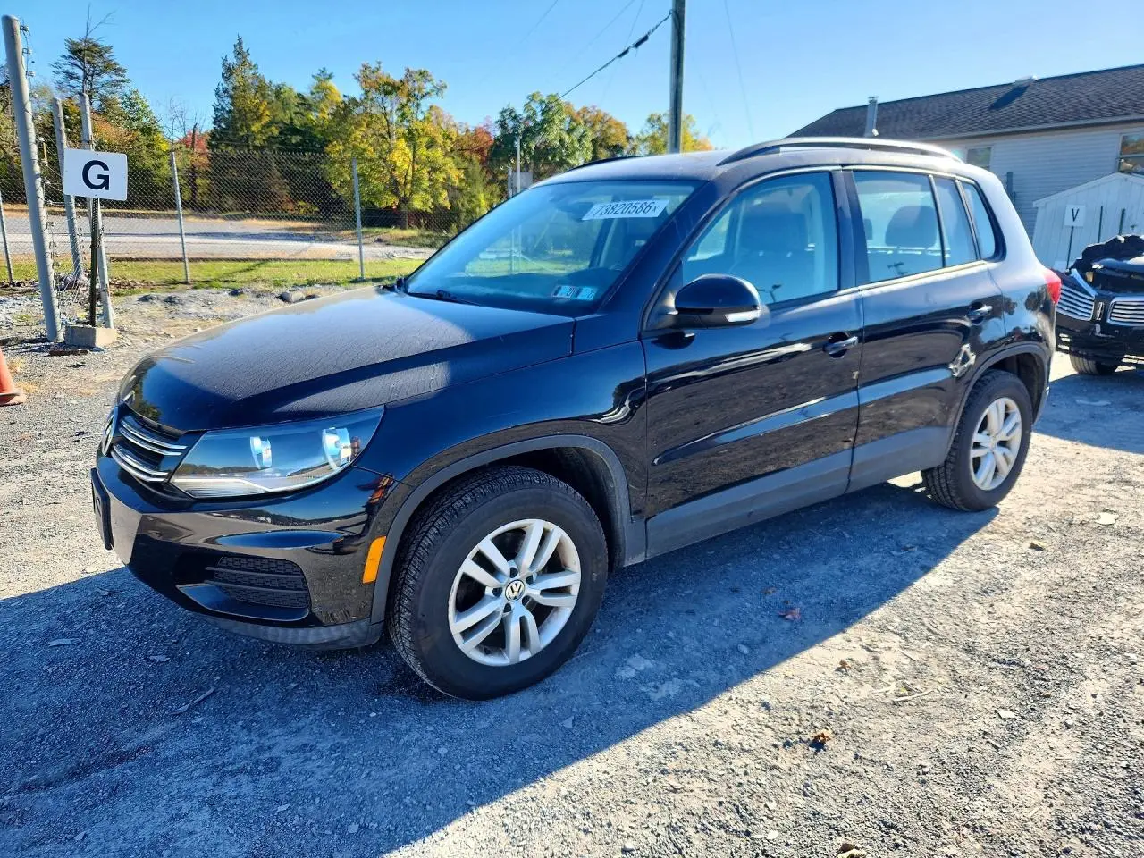 Volkswagen Tiguan S 2016