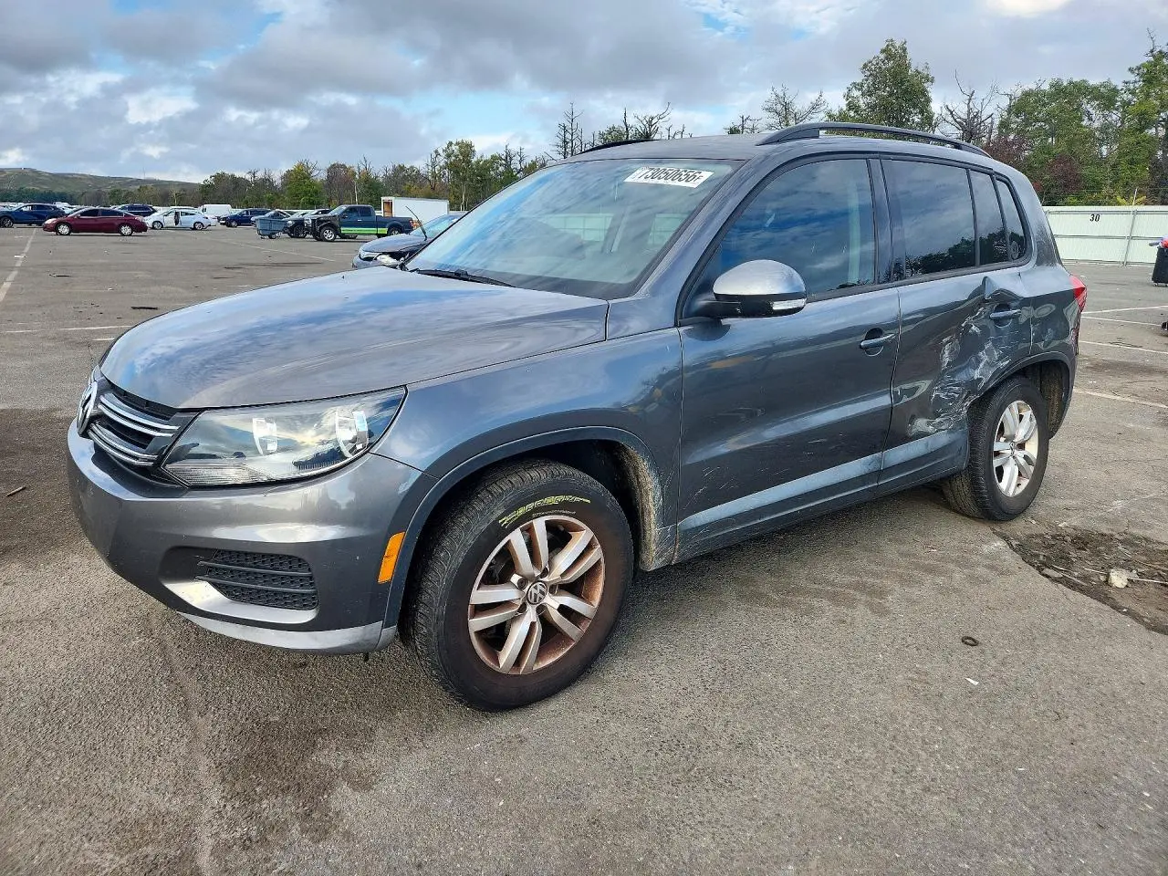 Volkswagen Tiguan S 2016