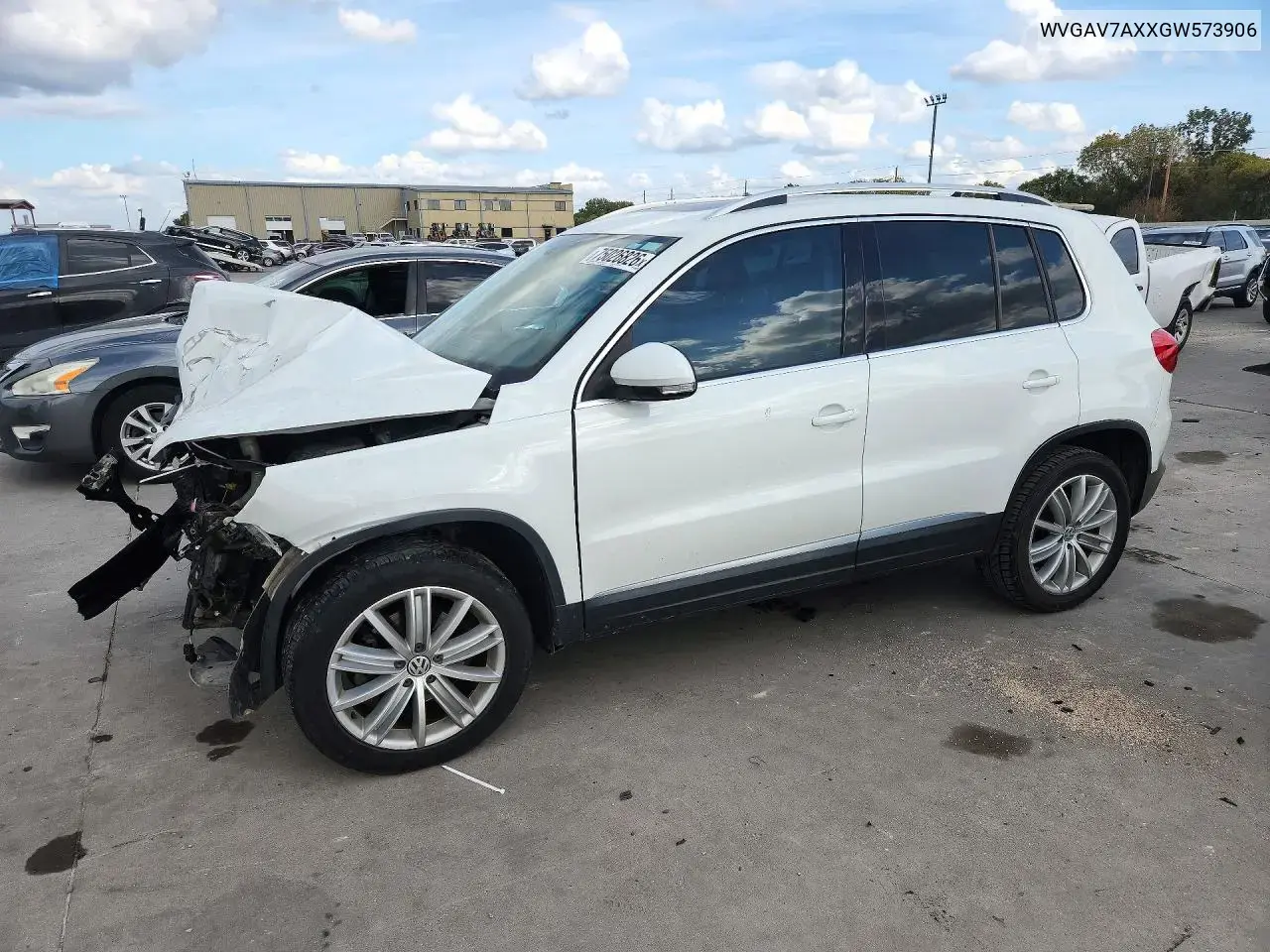 Volkswagen Tiguan S 2016