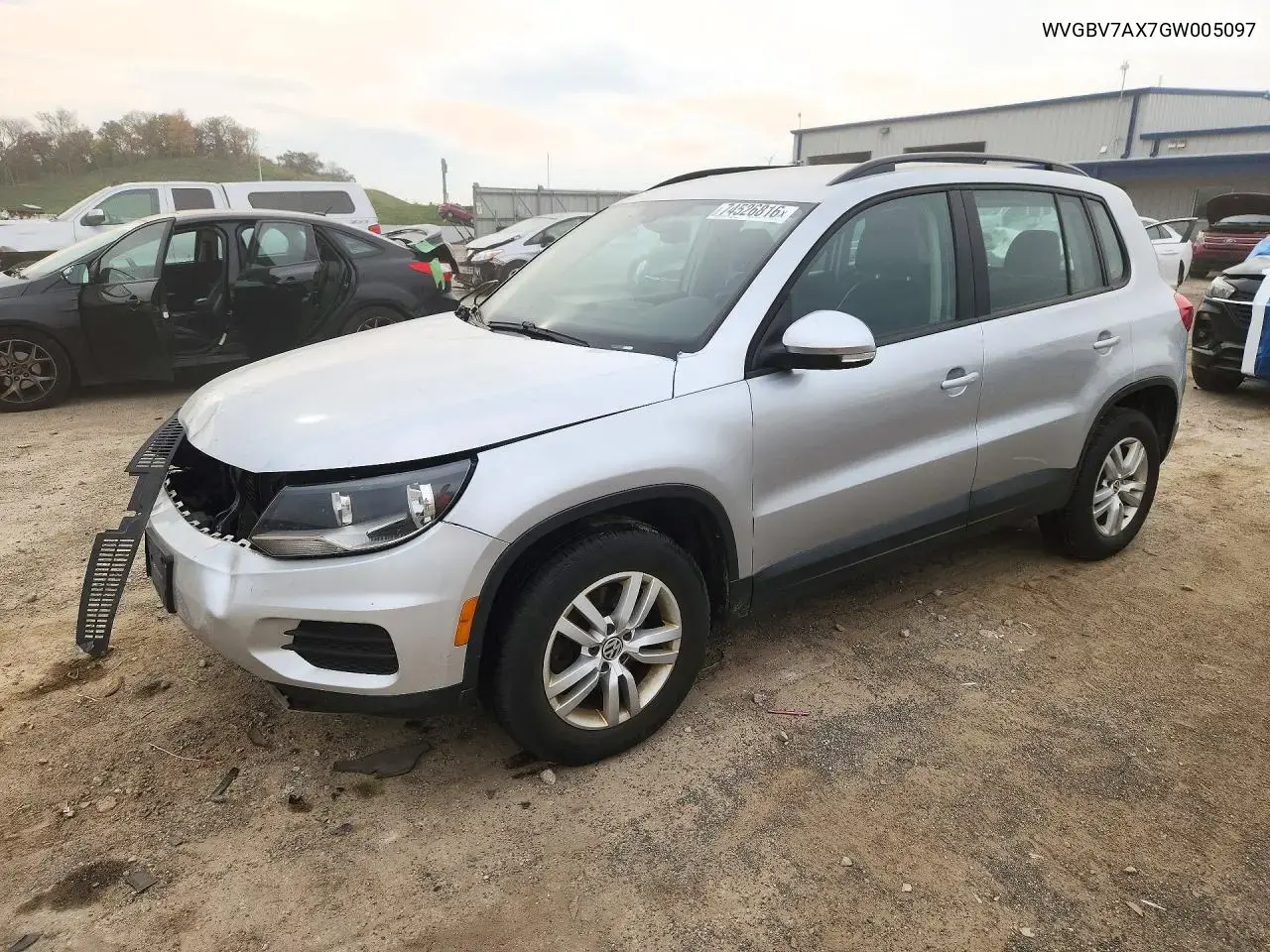 Volkswagen Tiguan S 2016