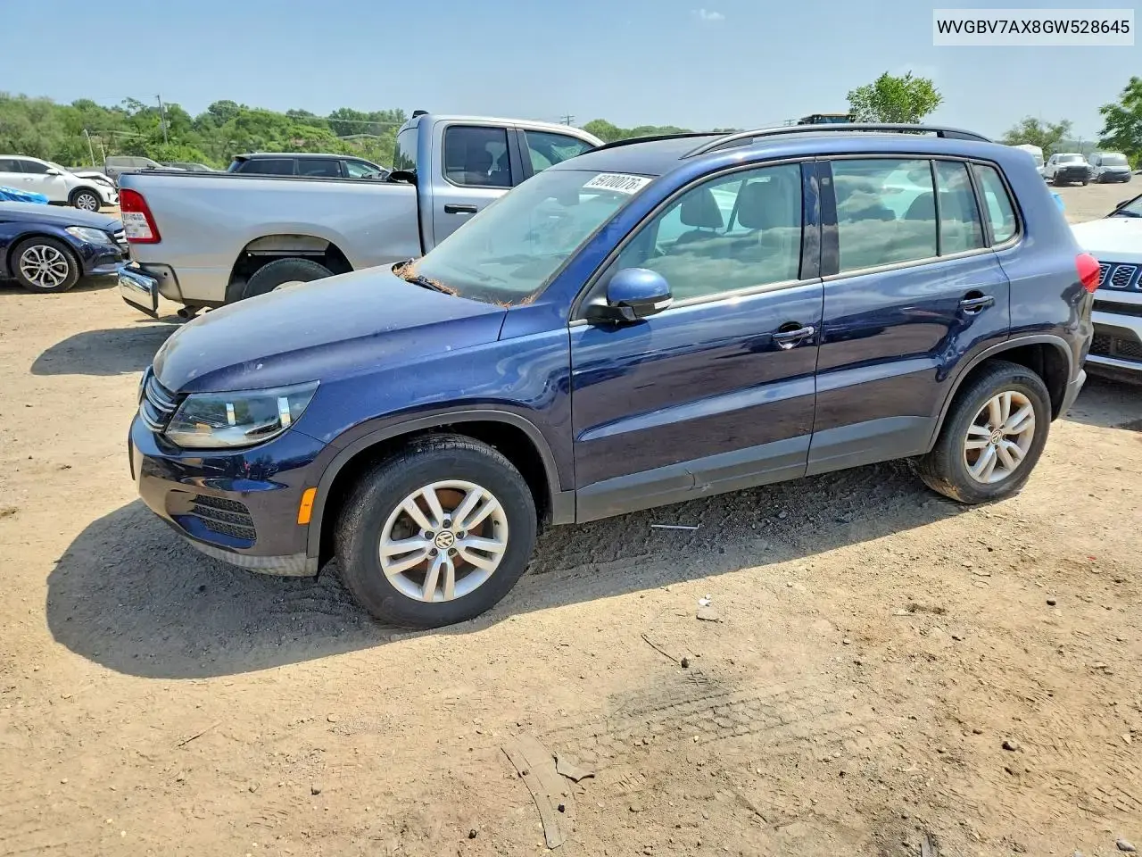 Volkswagen Tiguan S 2016