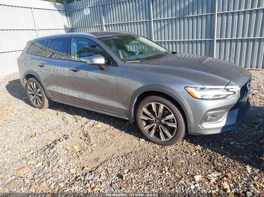 Volvo V60 Cross Country T5 2021