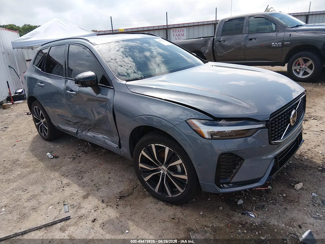 Volvo Xc60 B5 Plus Dark Theme 2024