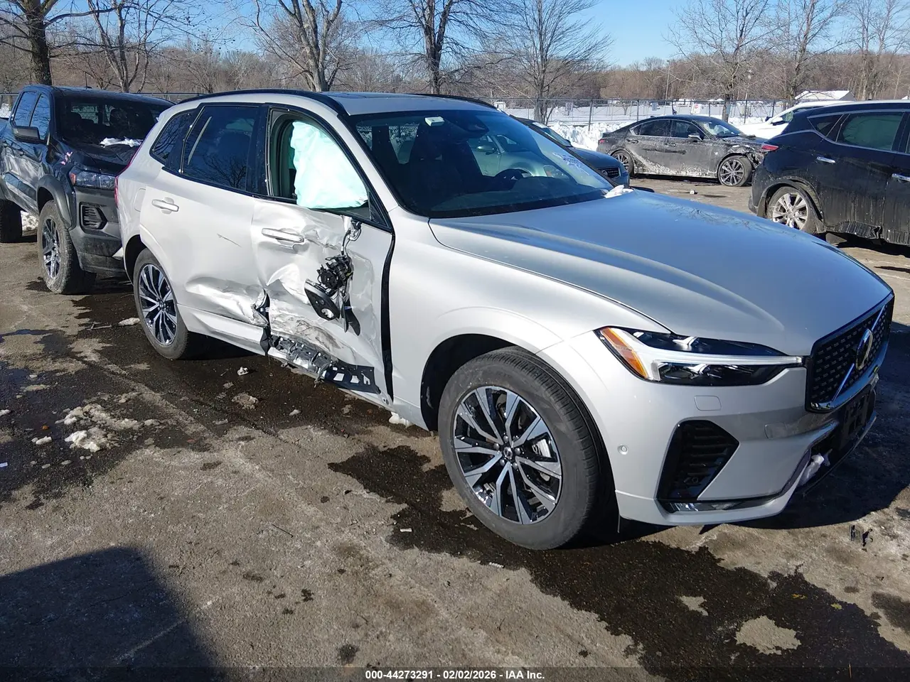 Volvo Xc60 B5 Plus Dark Theme 2024