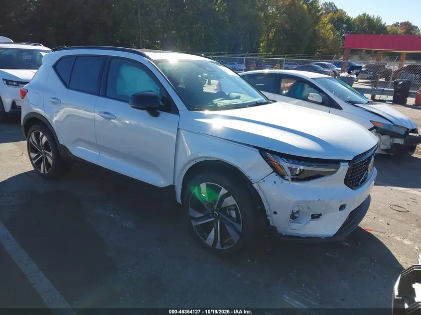 Volvo Xc40 Plus, B5 Awd Gas (Mild Hybrid), Dark 2026