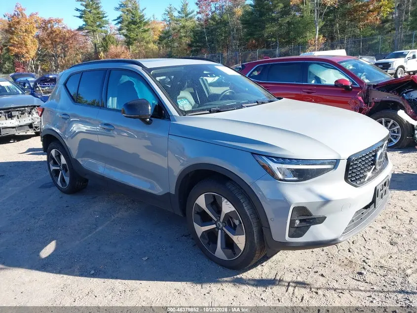 Volvo Xc40 B5 Plus Dark Theme 2024