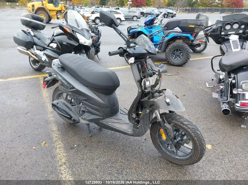 Vespa Primavera 2023