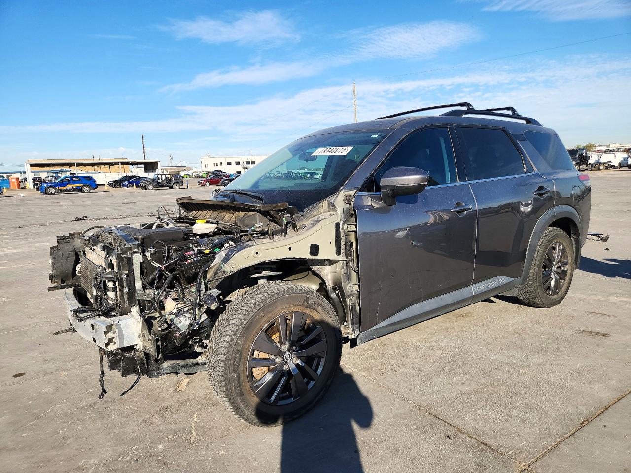 Nissan Pathfinder Sv 2022