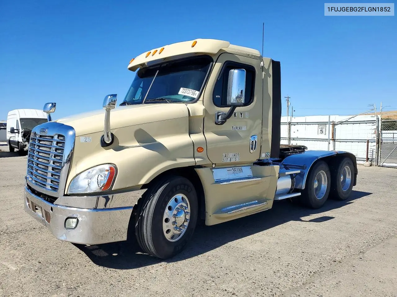 Freightliner Cascadia Semi Truck 2015