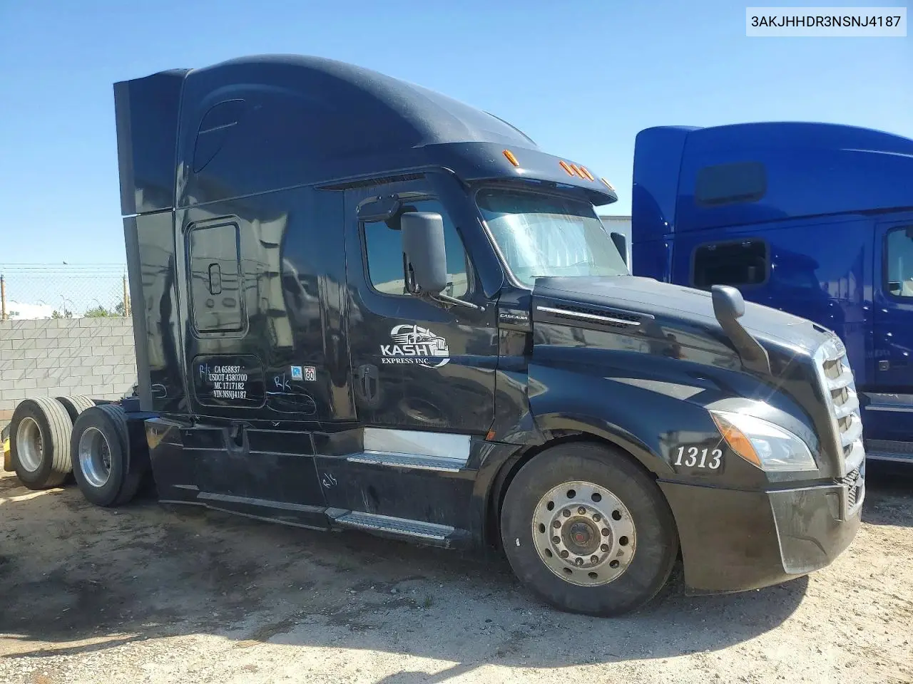 Freightliner Cascadia 126 Semi Truck 2022
