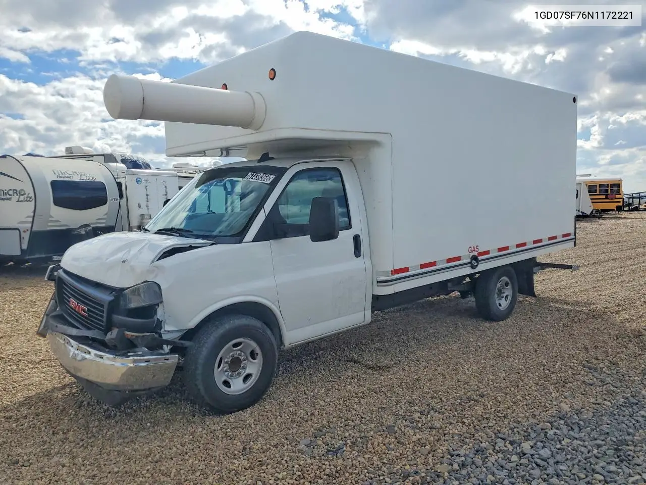 GMC Savana Cutaway G3500 Box Truck 2022