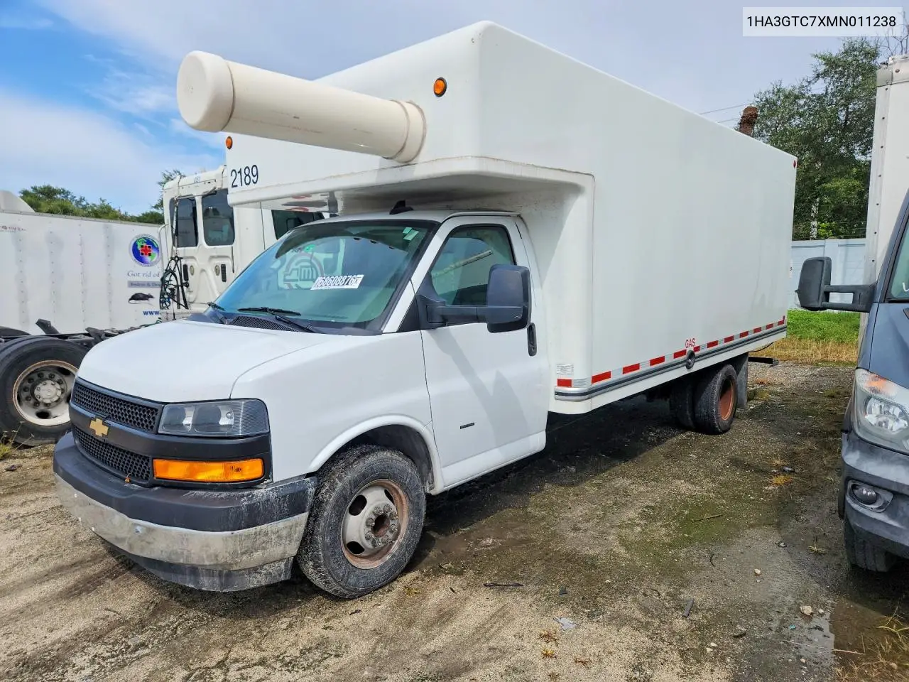Chevrolet Express Box Truck 2021